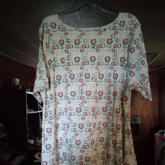 LA RUE SIZE 3XL SQUARES ON TOP GRAY WITH PINK AND BLUE SQUARES - Picture 2 of 2